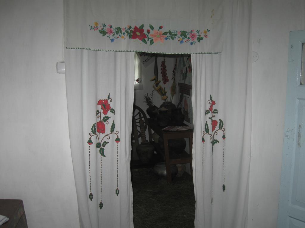 Maliovnytsya Guest House Dybintsy Eksteriør bilde